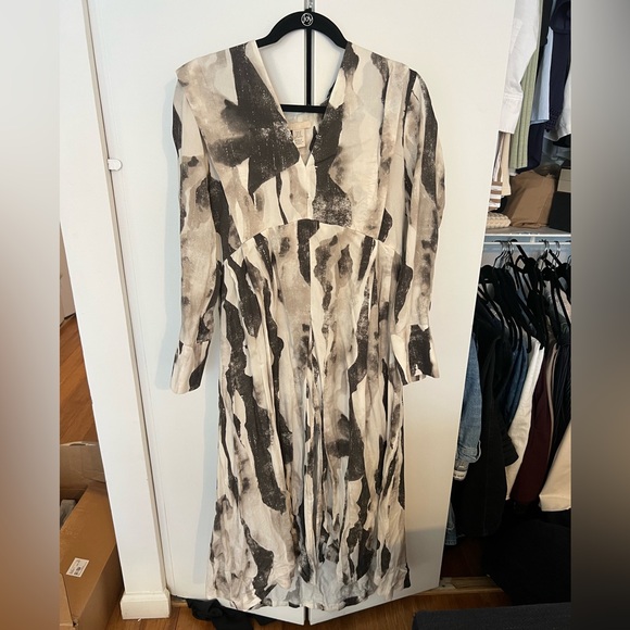 H&M long sleeve dress. Size XS - Picture 4 of 4